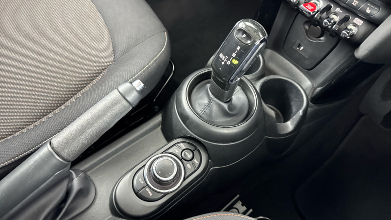 MINI Hatchback 1.5 Cooper Classic 3dr Auto Petrol Hatchback